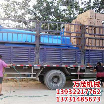 小型pet清洗設(shè)備裝車